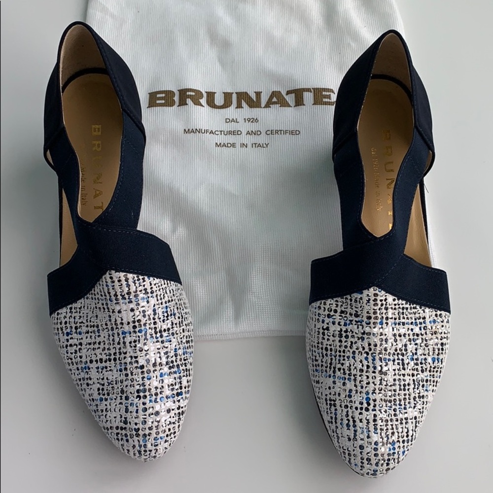 Brunate Blue & White Pumps